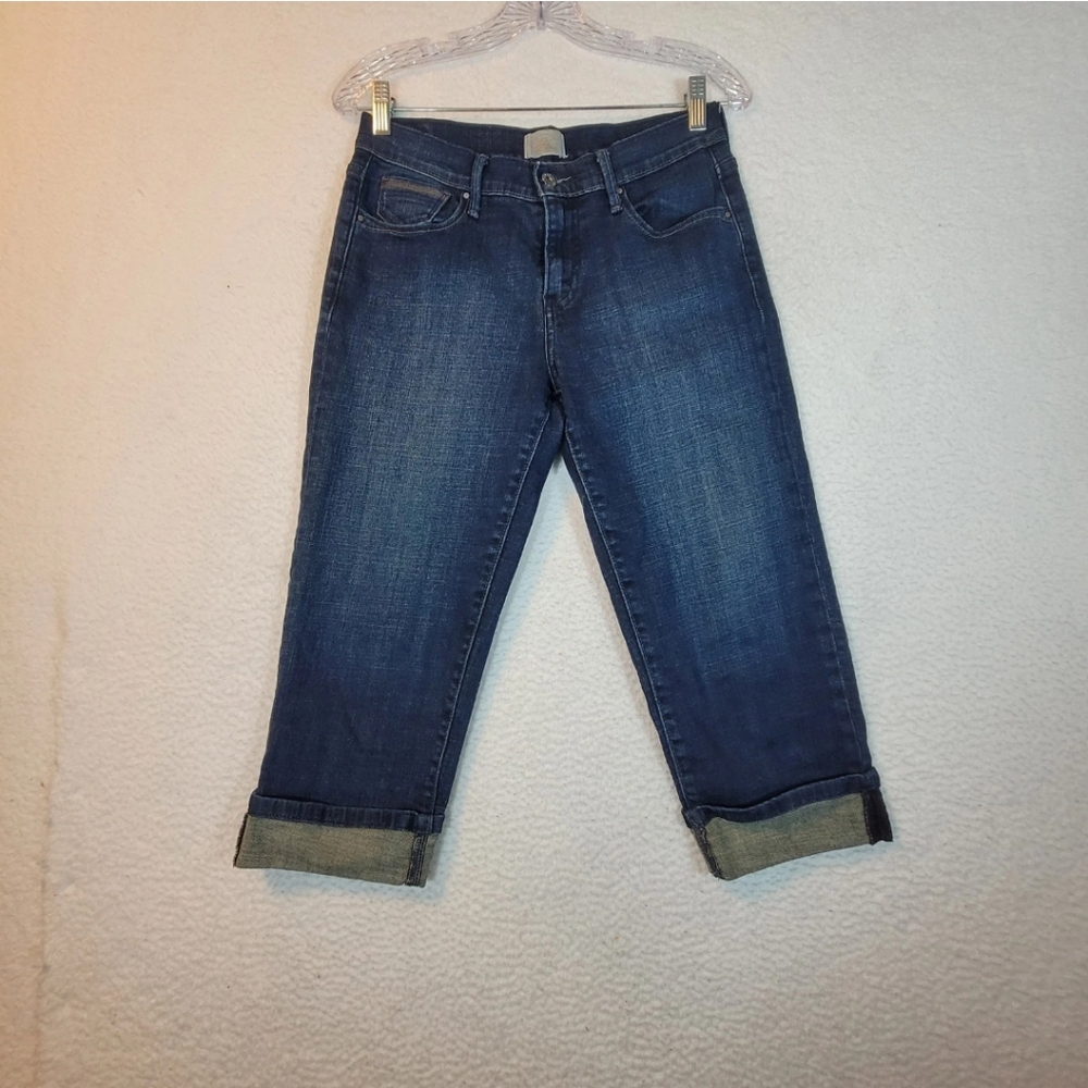 Levi’s Capri Jeans Women’s Size 4 Mid Rise Navy Blue Denim Rolled Cuffs
